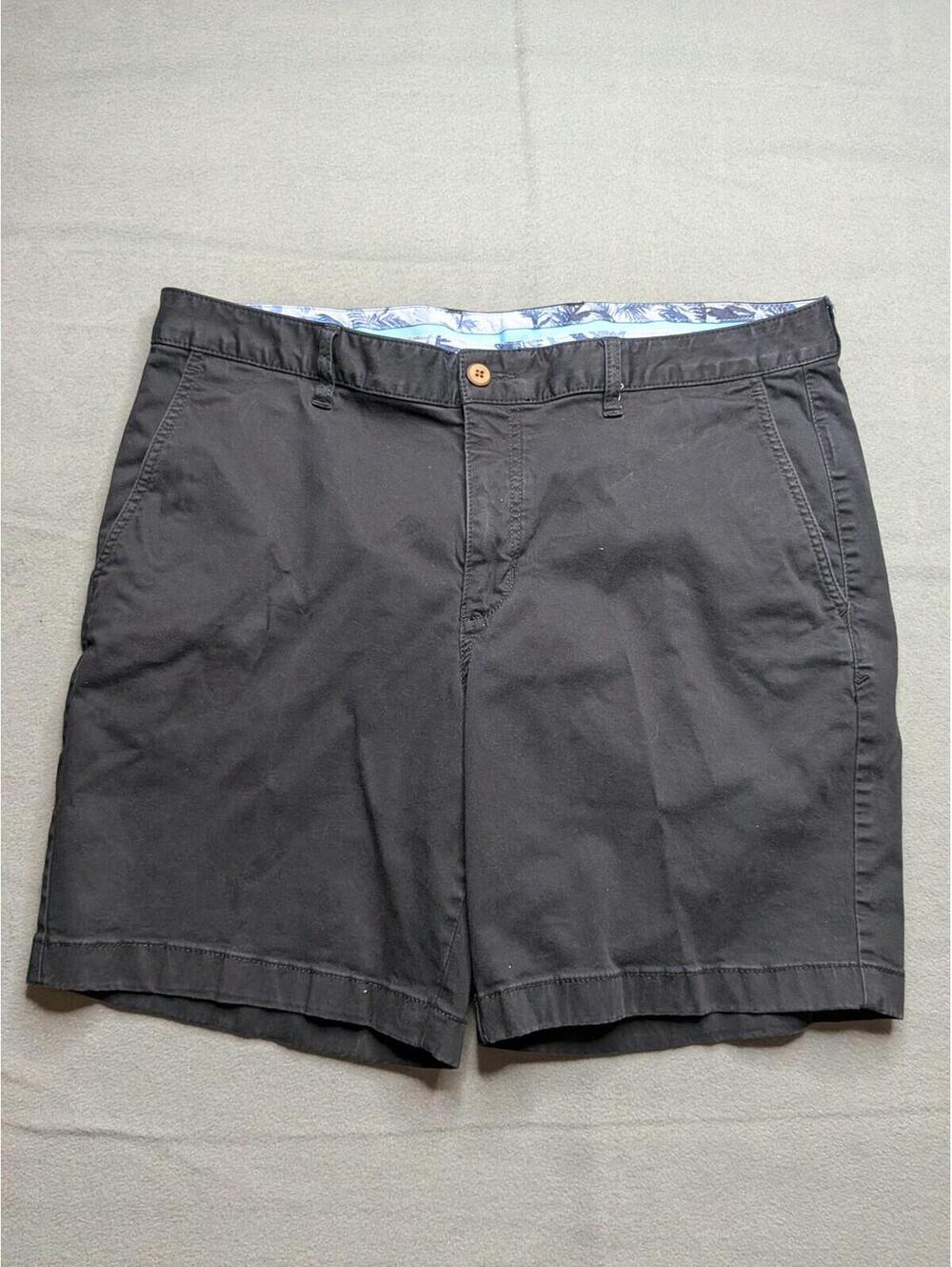 Tommy Bahama Shorts Mens 36 Black Chino 8 Inch Embroidered Logo Summer Casual